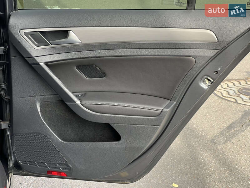 Хетчбек Volkswagen Golf 2015 в Києві фото 51 Хетчбек Volkswagen Golf 2015 в Києві