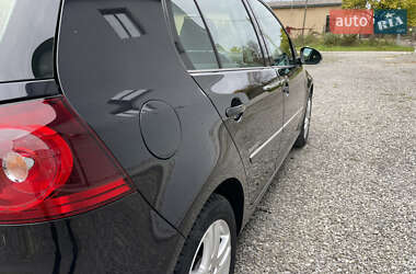Хэтчбек Volkswagen Golf 2008 в 