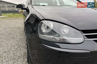 Хэтчбек Volkswagen Golf 2008 в 