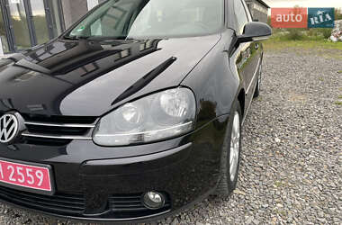 Хэтчбек Volkswagen Golf 2008 в 