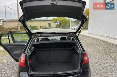 Хэтчбек Volkswagen Golf 2008 в 