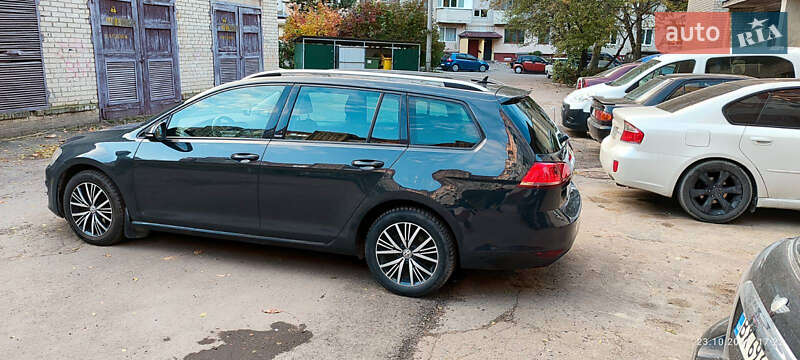 Універсал Volkswagen Golf 2016 в Тернополі