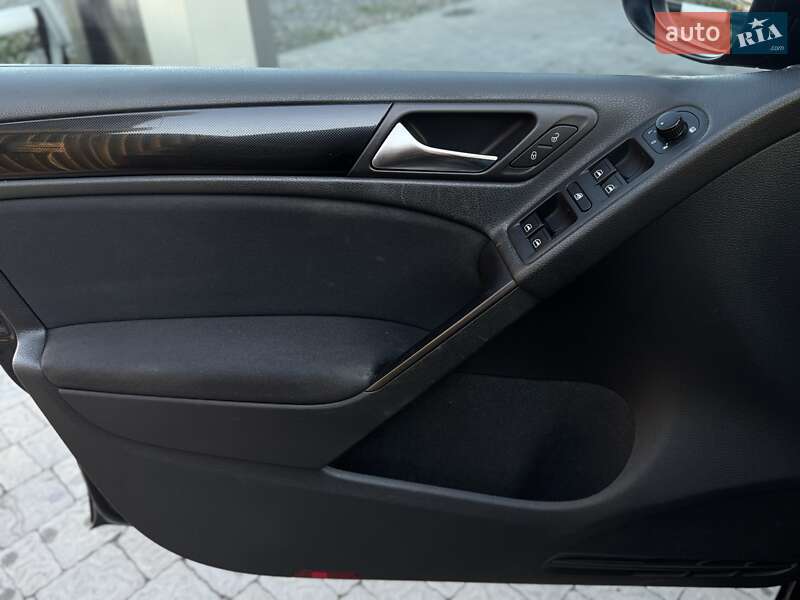 Хетчбек Volkswagen Golf 2010 в Мукачевому