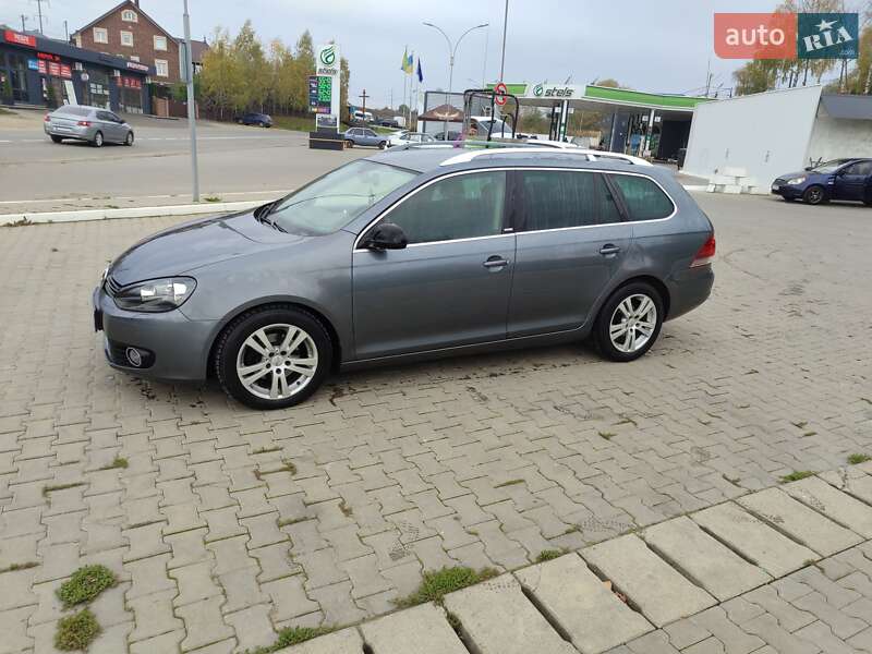 Универсал Volkswagen Golf 2011 в Черновцах
