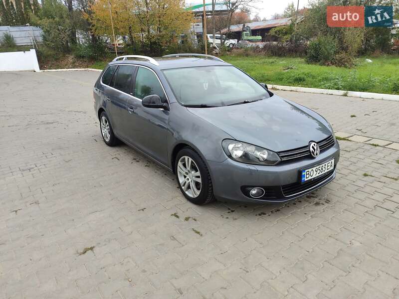 Универсал Volkswagen Golf 2011 в Черновцах