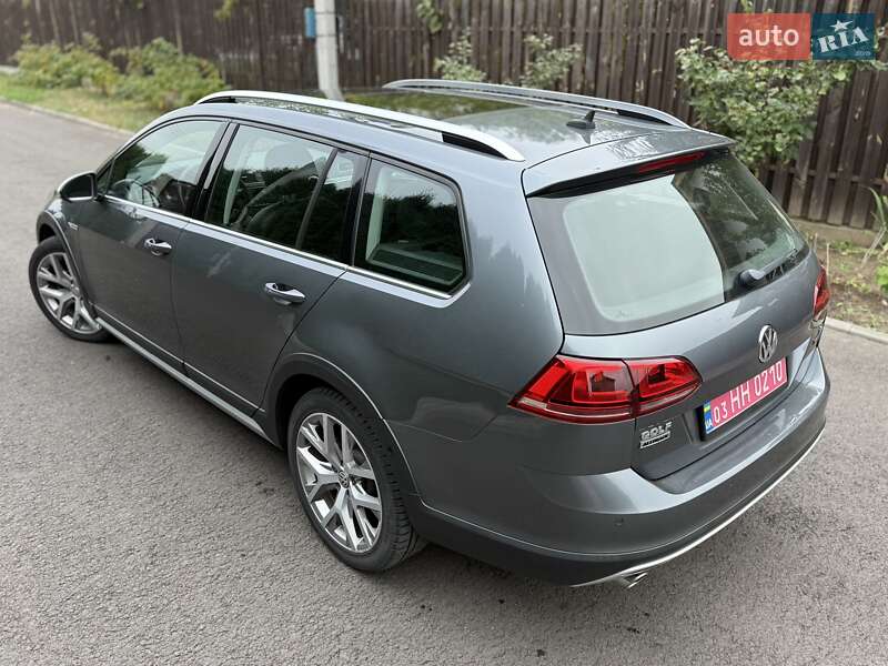 Універсал Volkswagen Golf 2016 в Києві