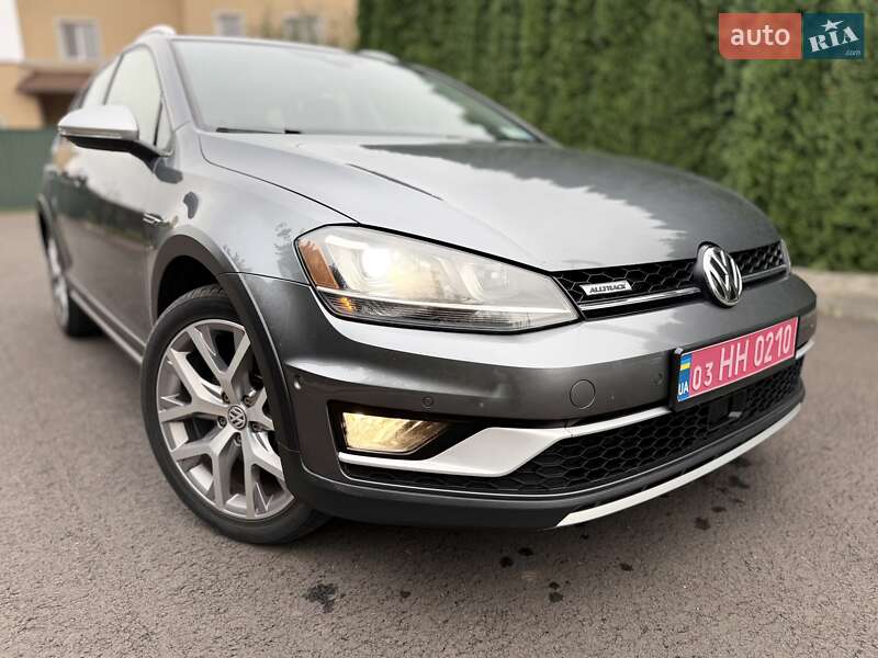 Універсал Volkswagen Golf 2016 в Києві