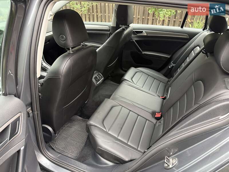 Універсал Volkswagen Golf 2016 в Києві