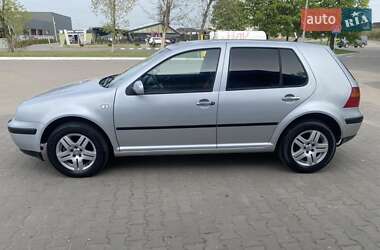 Хэтчбек Volkswagen Golf 2001 в Луцке