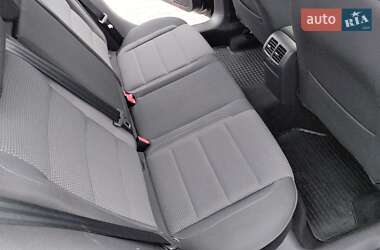 Хэтчбек Volkswagen Golf 2009 в 