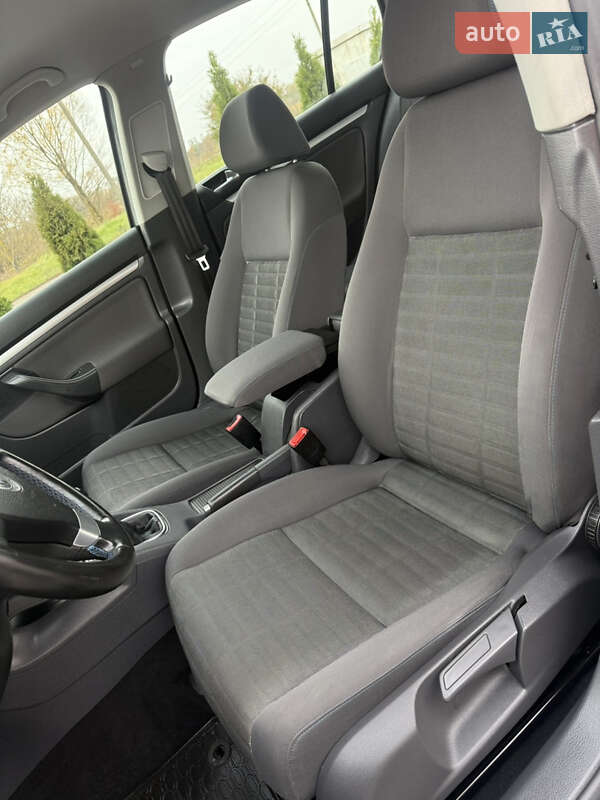 Хэтчбек Volkswagen Golf 2007 в Березане