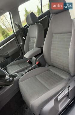 Хэтчбек Volkswagen Golf 2007 в 