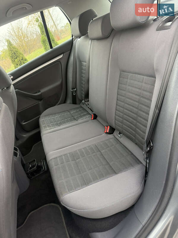 Хэтчбек Volkswagen Golf 2007 в Березане