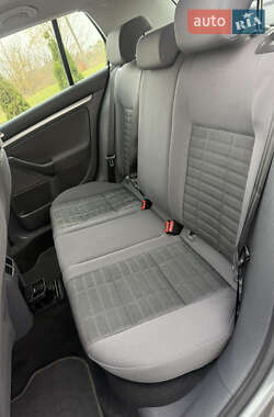 Хэтчбек Volkswagen Golf 2007 в 