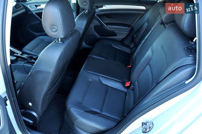 Универсал Volkswagen Golf 2015 в Львове