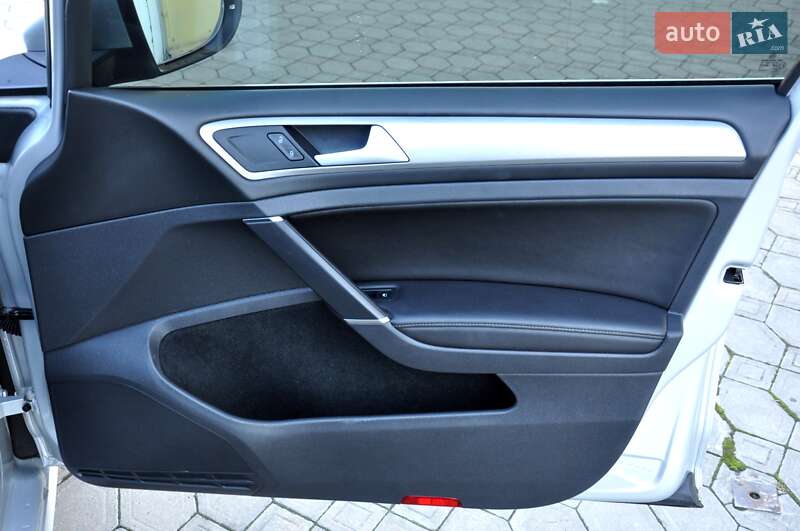 Универсал Volkswagen Golf 2015 в Львове