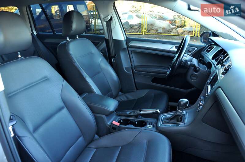 Универсал Volkswagen Golf 2015 в Львове