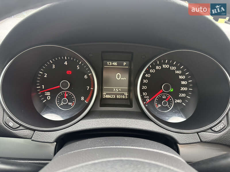 Хэтчбек Volkswagen Golf 2012 в Фастове