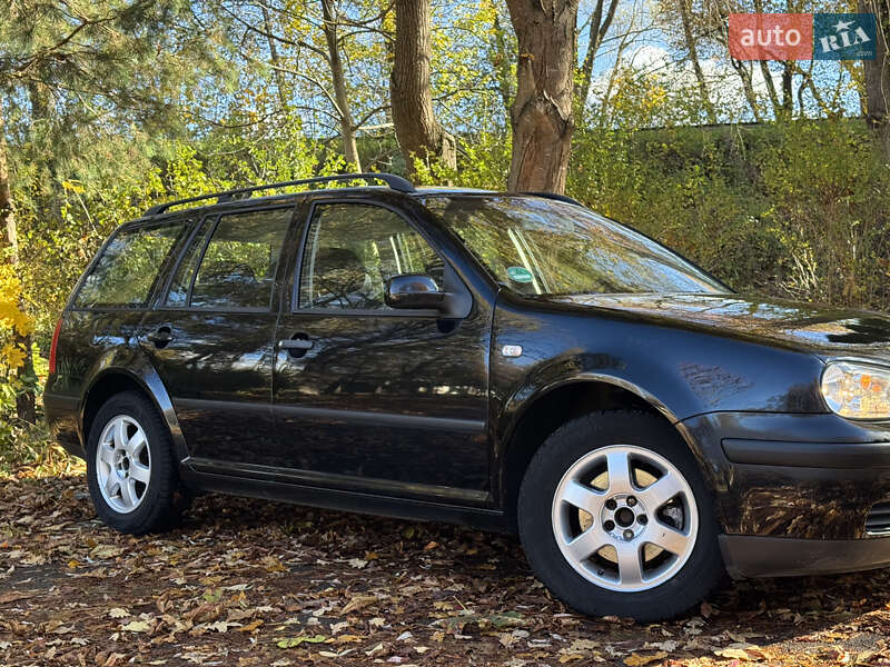 Універсал Volkswagen Golf 2005 в Дрогобичі