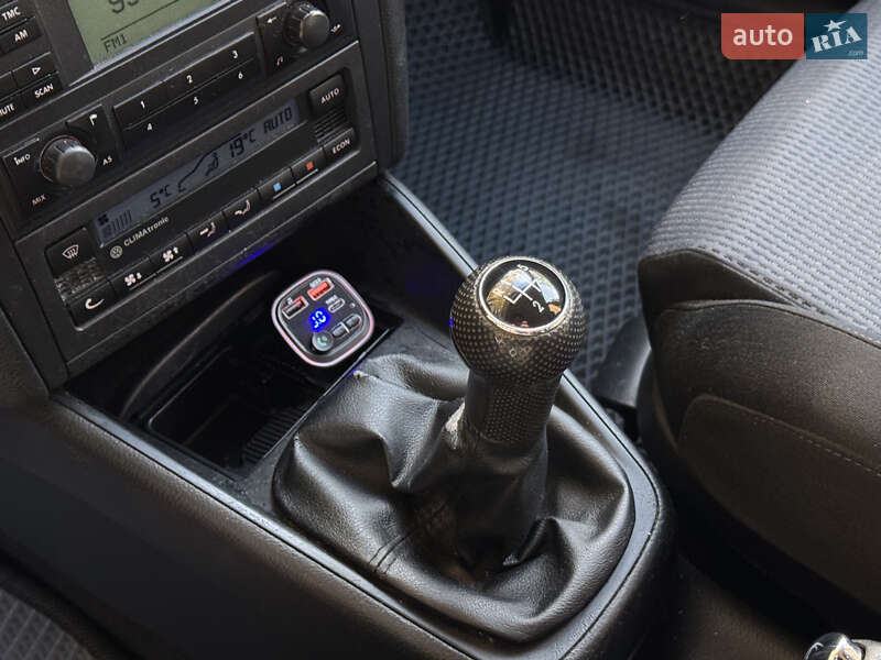 Універсал Volkswagen Golf 2005 в Дрогобичі