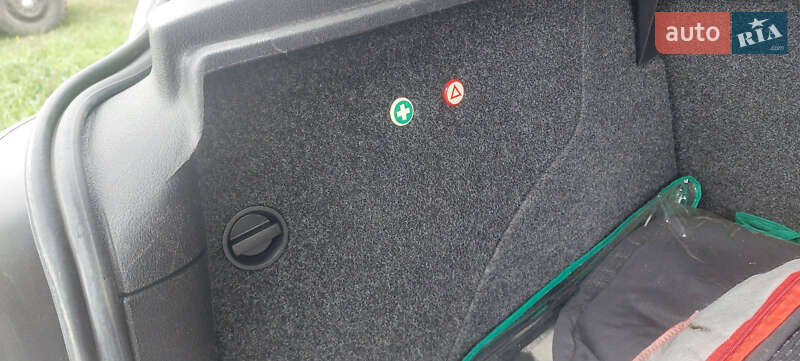 Хетчбек Volkswagen Golf 2003 в Миколаєві