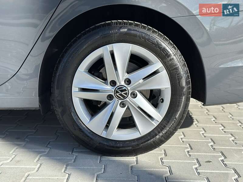 Универсал Volkswagen Golf 2022 в Стрые