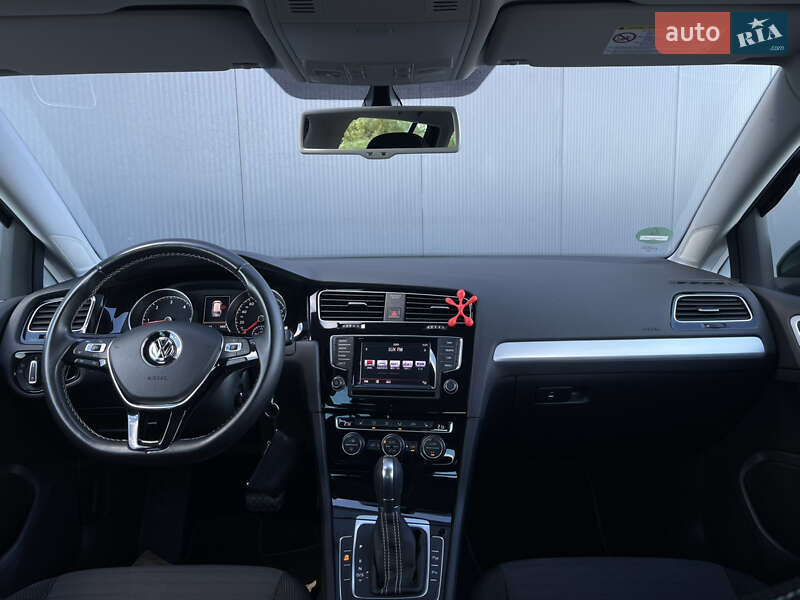 Универсал Volkswagen Golf 2014 в Львове