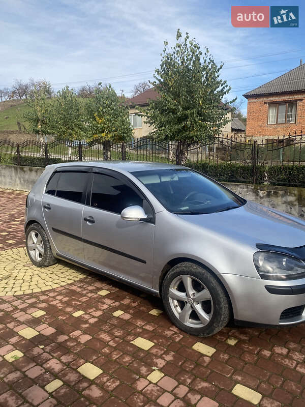 Хэтчбек Volkswagen Golf 2003 в Виноградове фото 4 Хэтчбек Volkswagen Golf 2003 в Виноградове