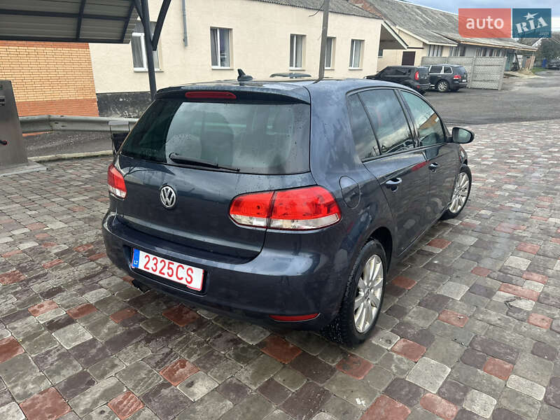 Хетчбек Volkswagen Golf 2010 в Великій Багачці