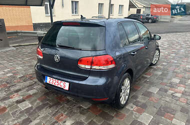 Хэтчбек Volkswagen Golf 2010 в 