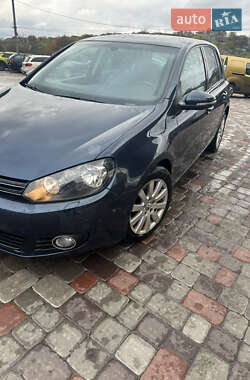 Хэтчбек Volkswagen Golf 2010 в 