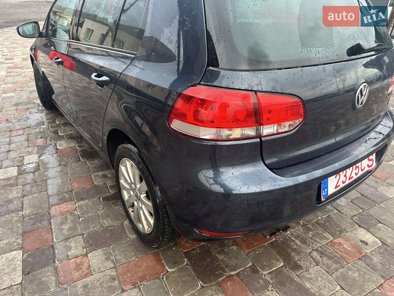 Хетчбек Volkswagen Golf 2010 в Великій Багачці