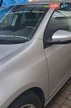 Хэтчбек Volkswagen Golf 2011 в 