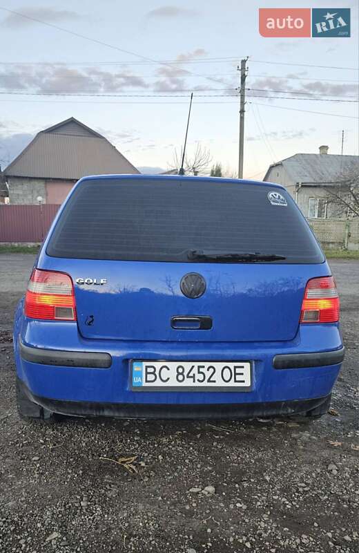 Хэтчбек Volkswagen Golf 2002 в Рудки