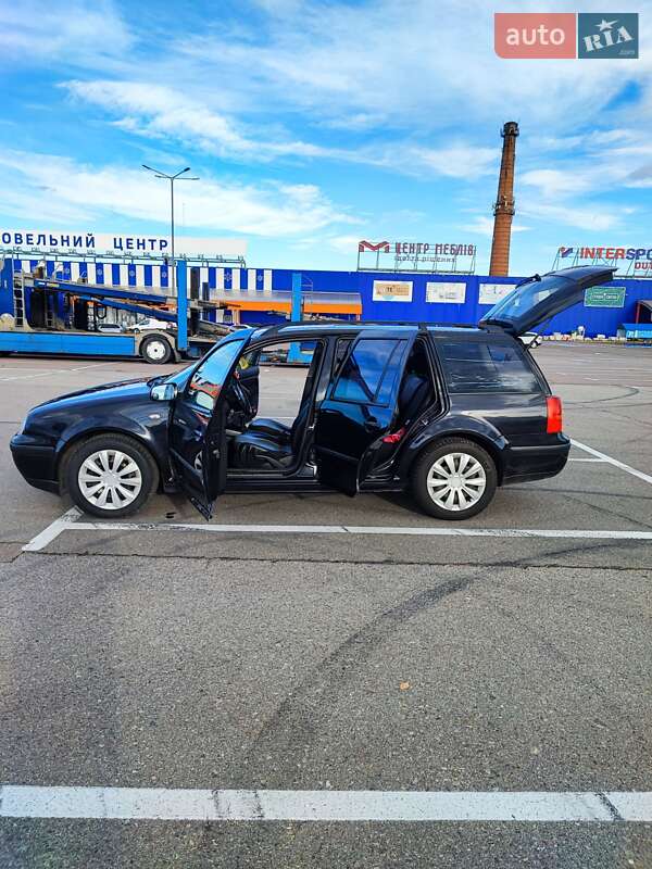 Універсал Volkswagen Golf 2000 в Львові