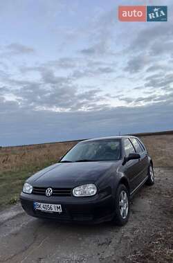 Хетчбек Volkswagen Golf 1999 в Дубровиці