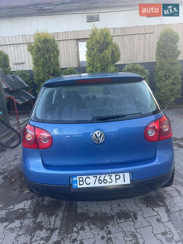 Хэтчбек Volkswagen Golf 2003 в Ивано-Франковске