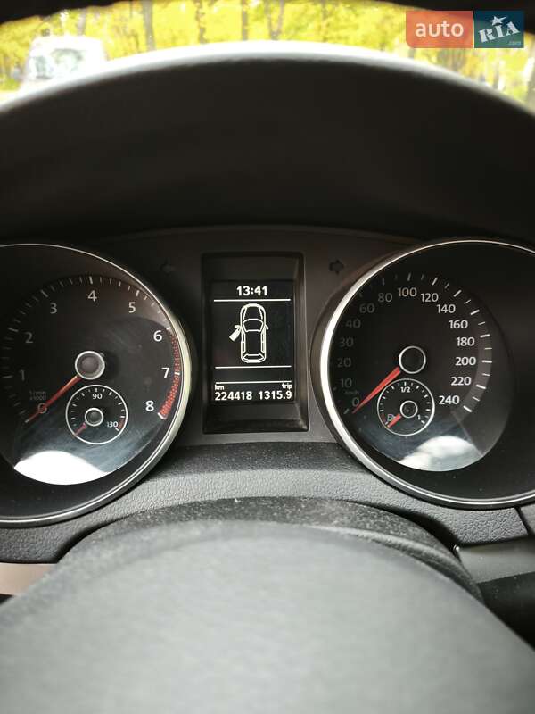 Хетчбек Volkswagen Golf 2010 в Києві