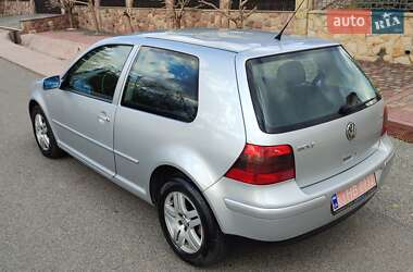 Хэтчбек Volkswagen Golf 2002 в  фото 9 Хэтчбек Volkswagen Golf 2002 в