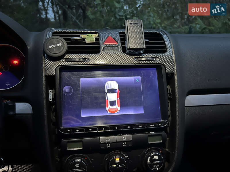 Хетчбек Volkswagen Golf 2004 в Дніпрі