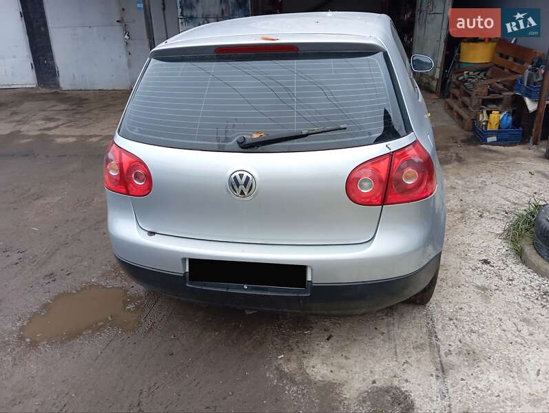 Хэтчбек Volkswagen Golf 2004 в Виннице