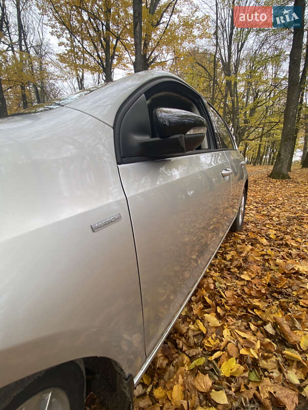 Хэтчбек Volkswagen Golf 2012 в Любешове