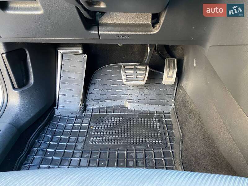 Универсал Volkswagen Golf 2016 в Киеве