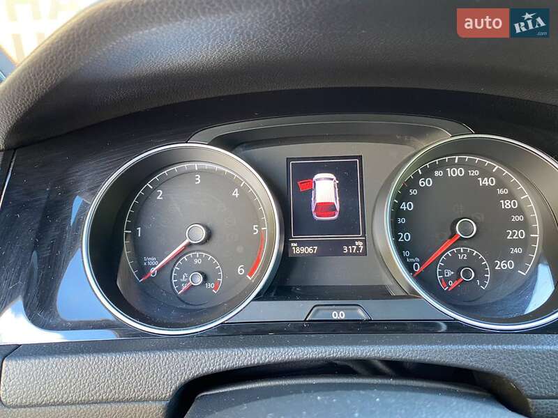 Универсал Volkswagen Golf 2016 в Киеве