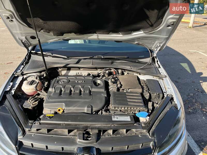 Универсал Volkswagen Golf 2016 в Киеве