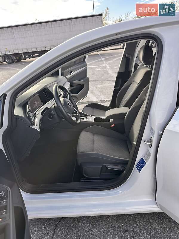 Хэтчбек Volkswagen Golf 2022 в Киеве фото 16 Хэтчбек Volkswagen Golf 2022 в Киеве