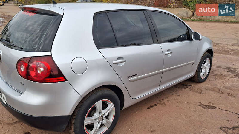 Хэтчбек Volkswagen Golf 2008 в Кривом Роге