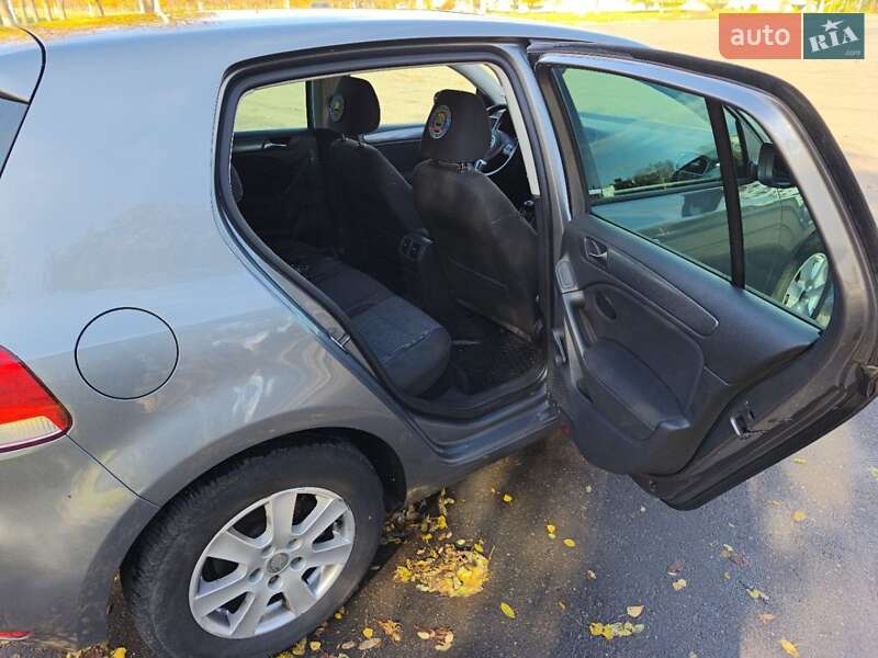 Хэтчбек Volkswagen Golf 2011 в Краматорске