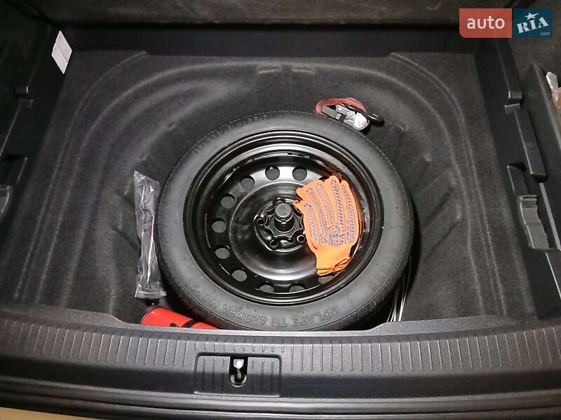 Универсал Volkswagen Golf 2015 в Лопатине