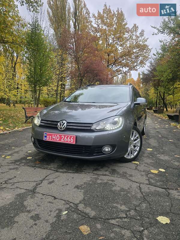 Универсал Volkswagen Golf 2012 в 